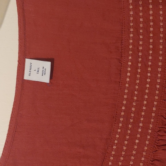 Old Navy cotton blend peasant blouse in Rust. Excellent condition. Large tall. - Picture 2 of 4